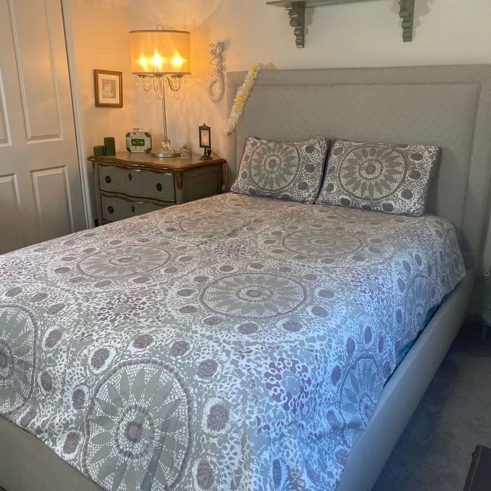 Floral Medallion Queen Duvet set - Taupe and Mauve Queen